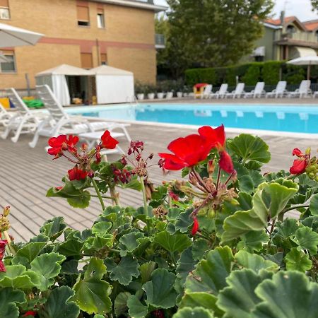 בלריה-איגאה מרינה Hotel St. Moritz מראה חיצוני תמונה