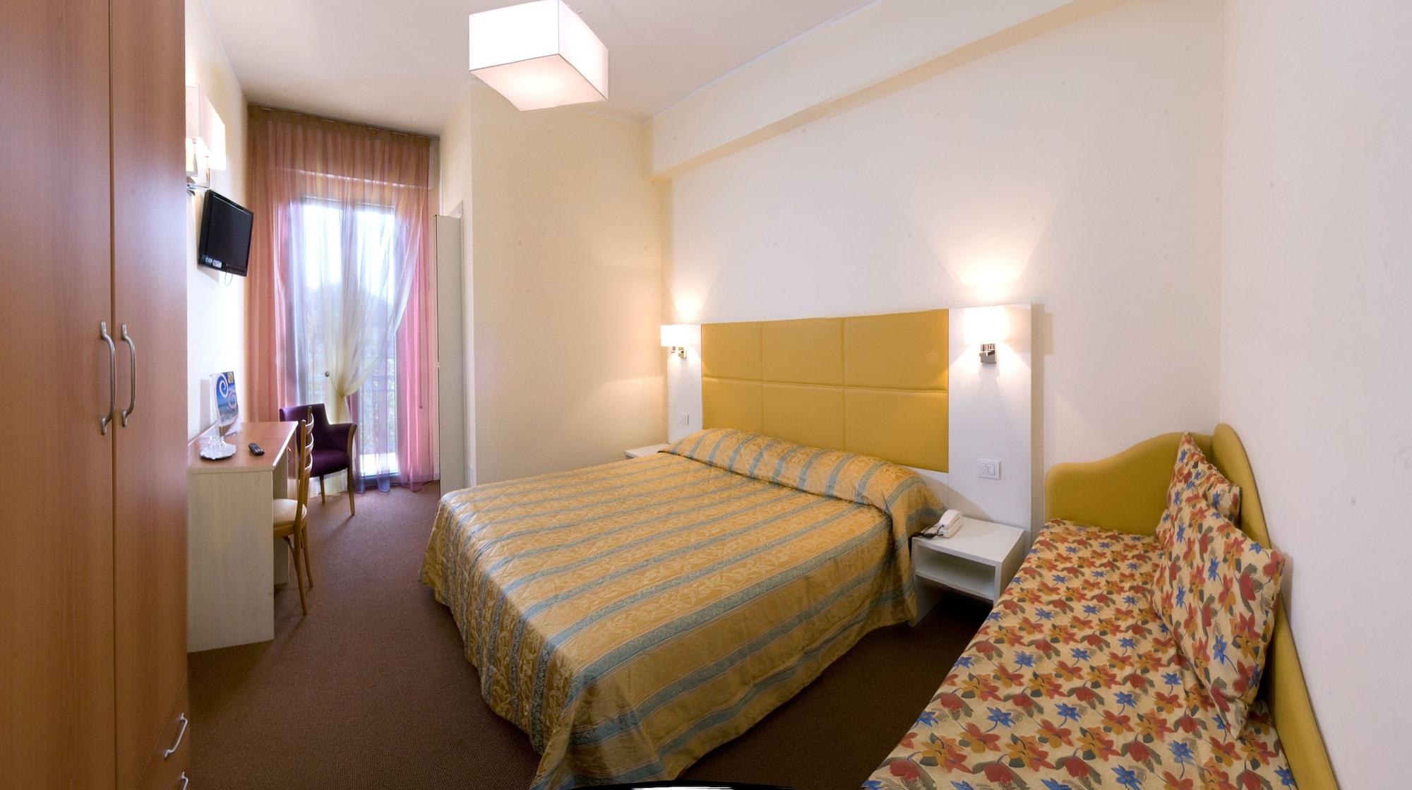 בלריה-איגאה מרינה Hotel St. Moritz מראה חיצוני תמונה