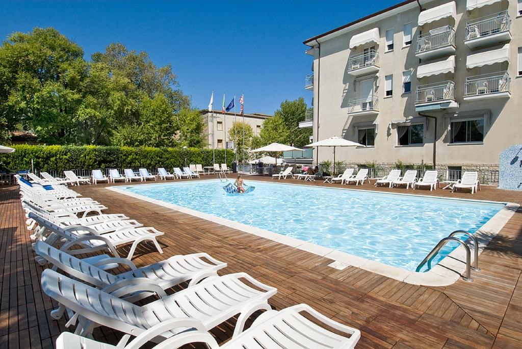 בלריה-איגאה מרינה Hotel St. Moritz מראה חיצוני תמונה