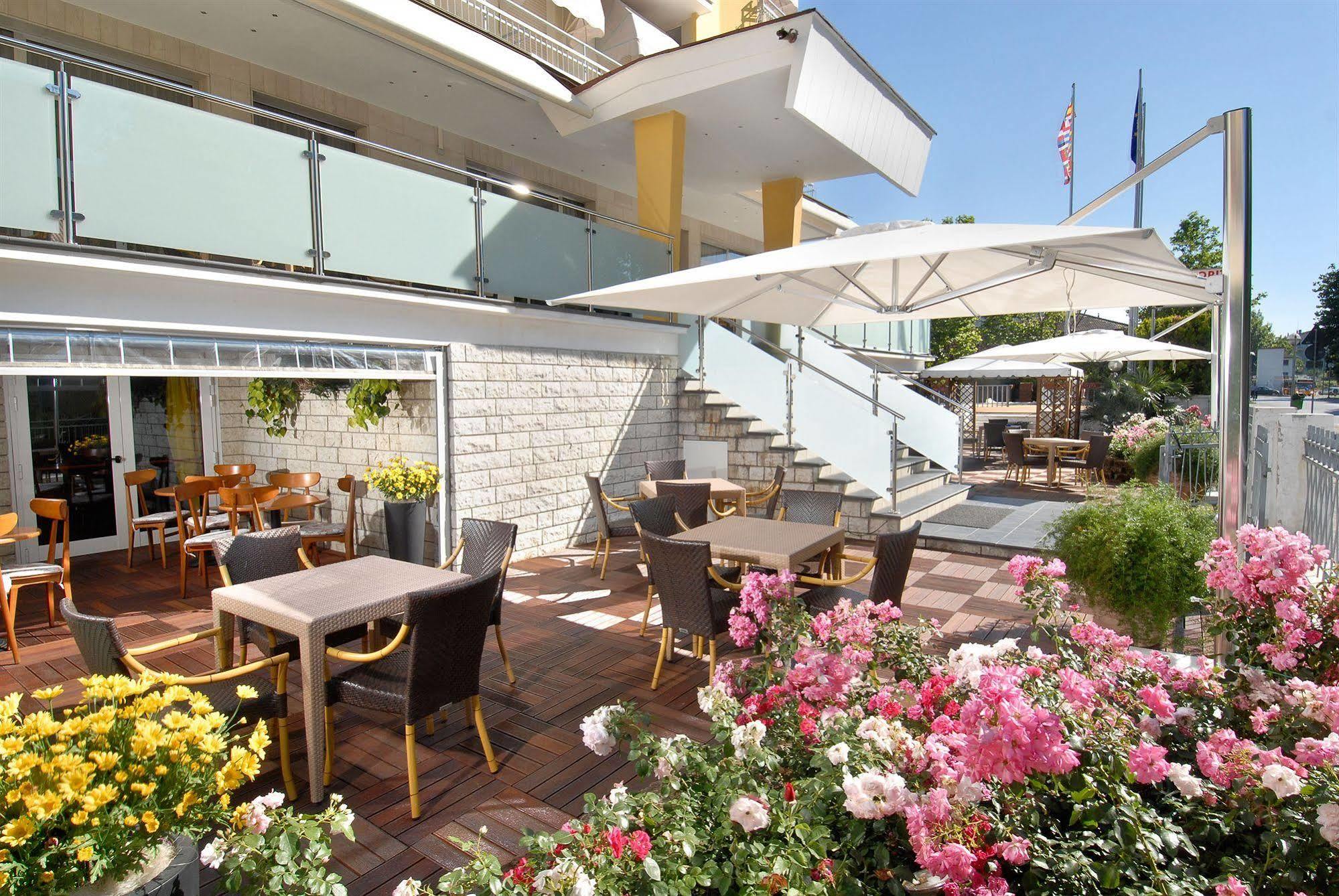 בלריה-איגאה מרינה Hotel St. Moritz מראה חיצוני תמונה