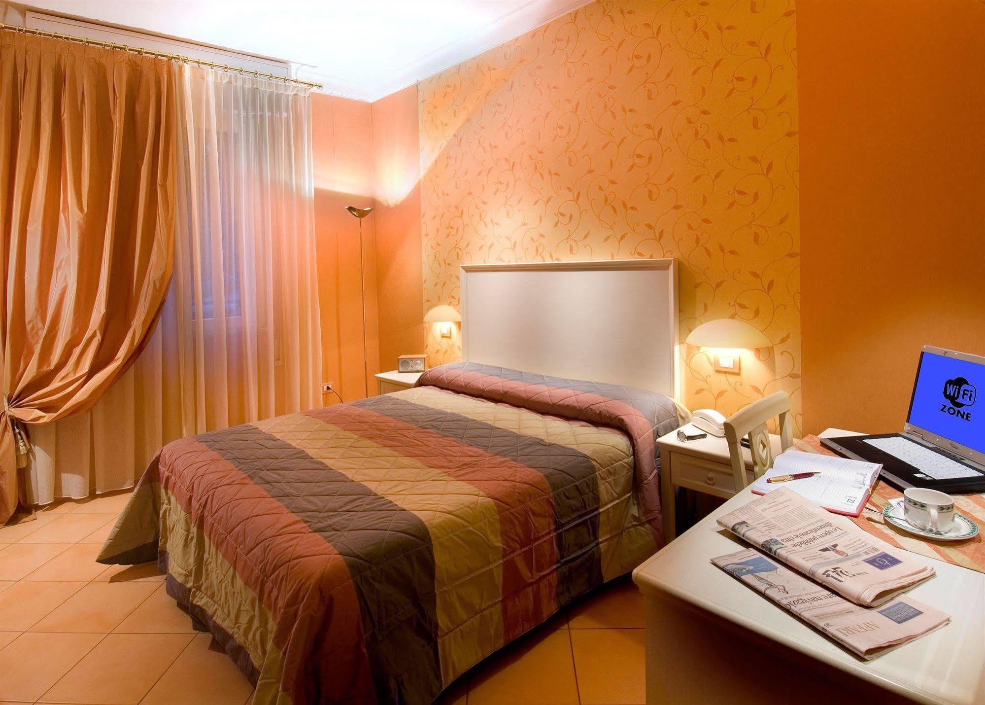בלריה-איגאה מרינה Hotel St. Moritz מראה חיצוני תמונה