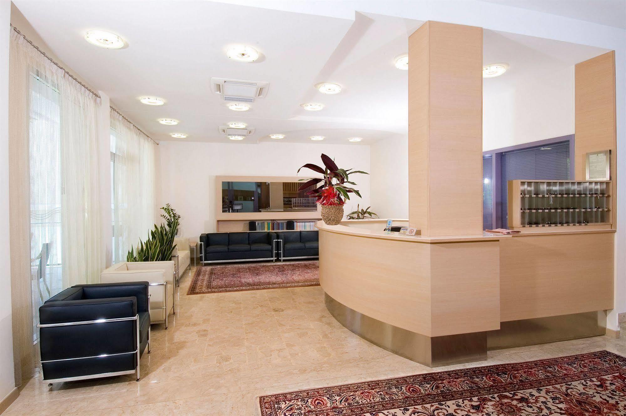בלריה-איגאה מרינה Hotel St. Moritz מראה חיצוני תמונה
